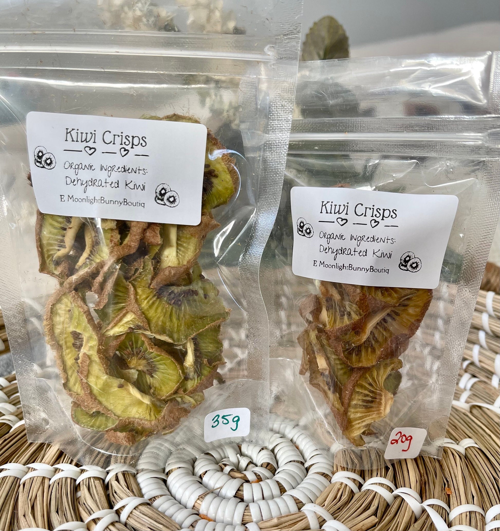 Kiwi Crisps ~ Healthy natural + organic Treats, packed with fiber and antioxidants